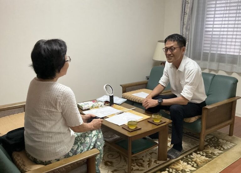 ご自宅で相続のご相談をお受けしている様子